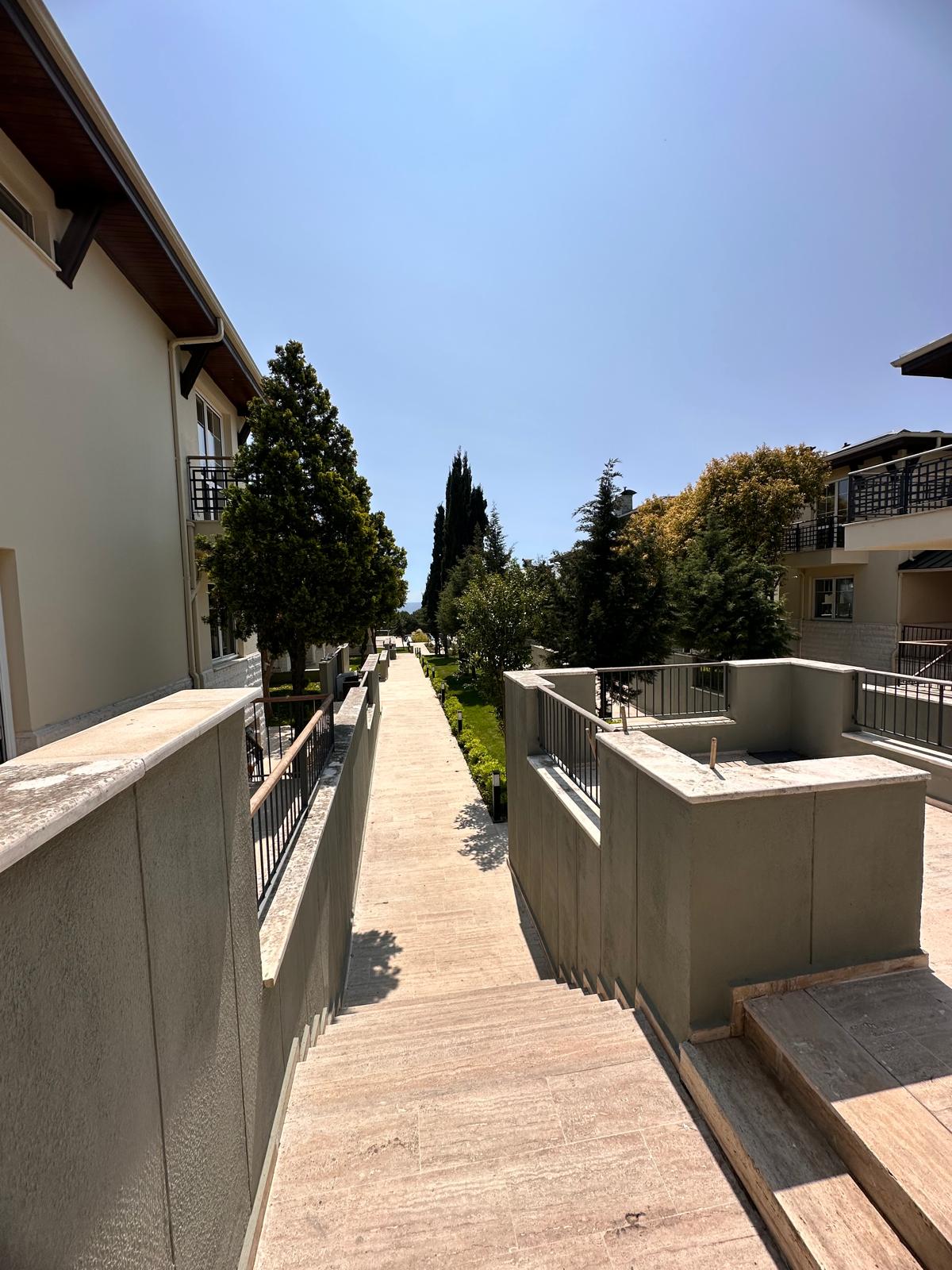 0547f9ce-66e2-43f4-94e8-7a76ee8e3df1