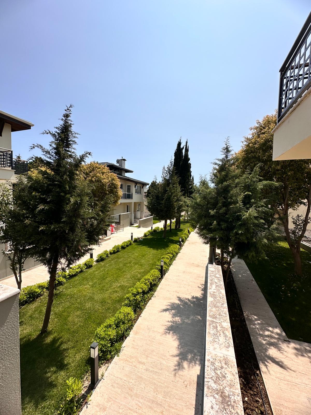 12e28679-71b7-406c-a5b9-ac478476d59f