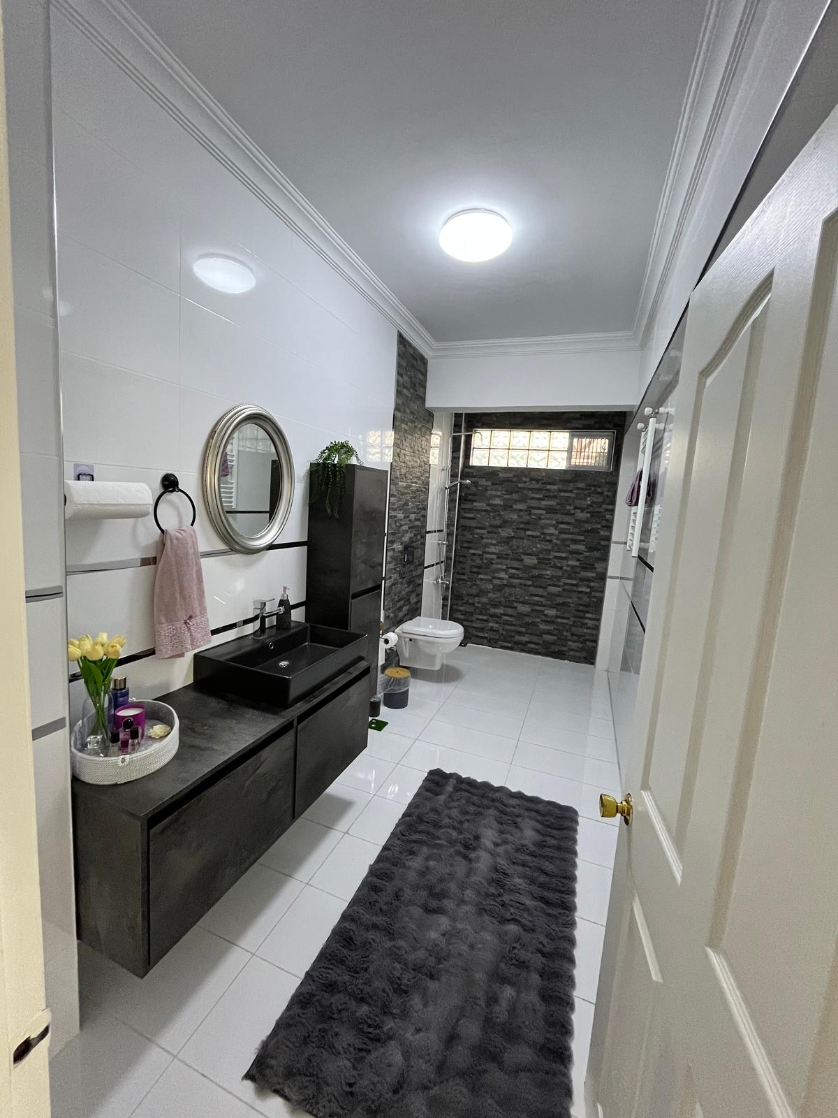 407c8c36-9ff4-4c4c-8097-baac951997df