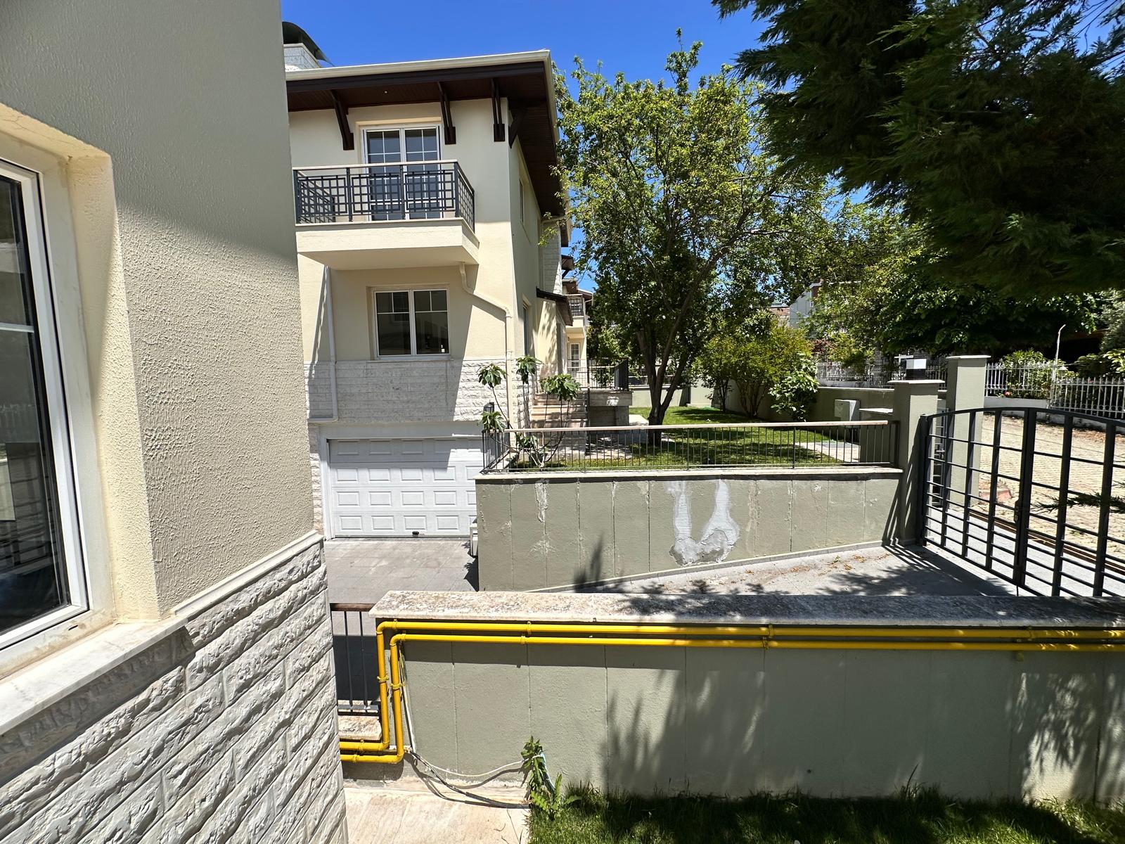 87032f60-402c-47c4-b99c-da5343c896de