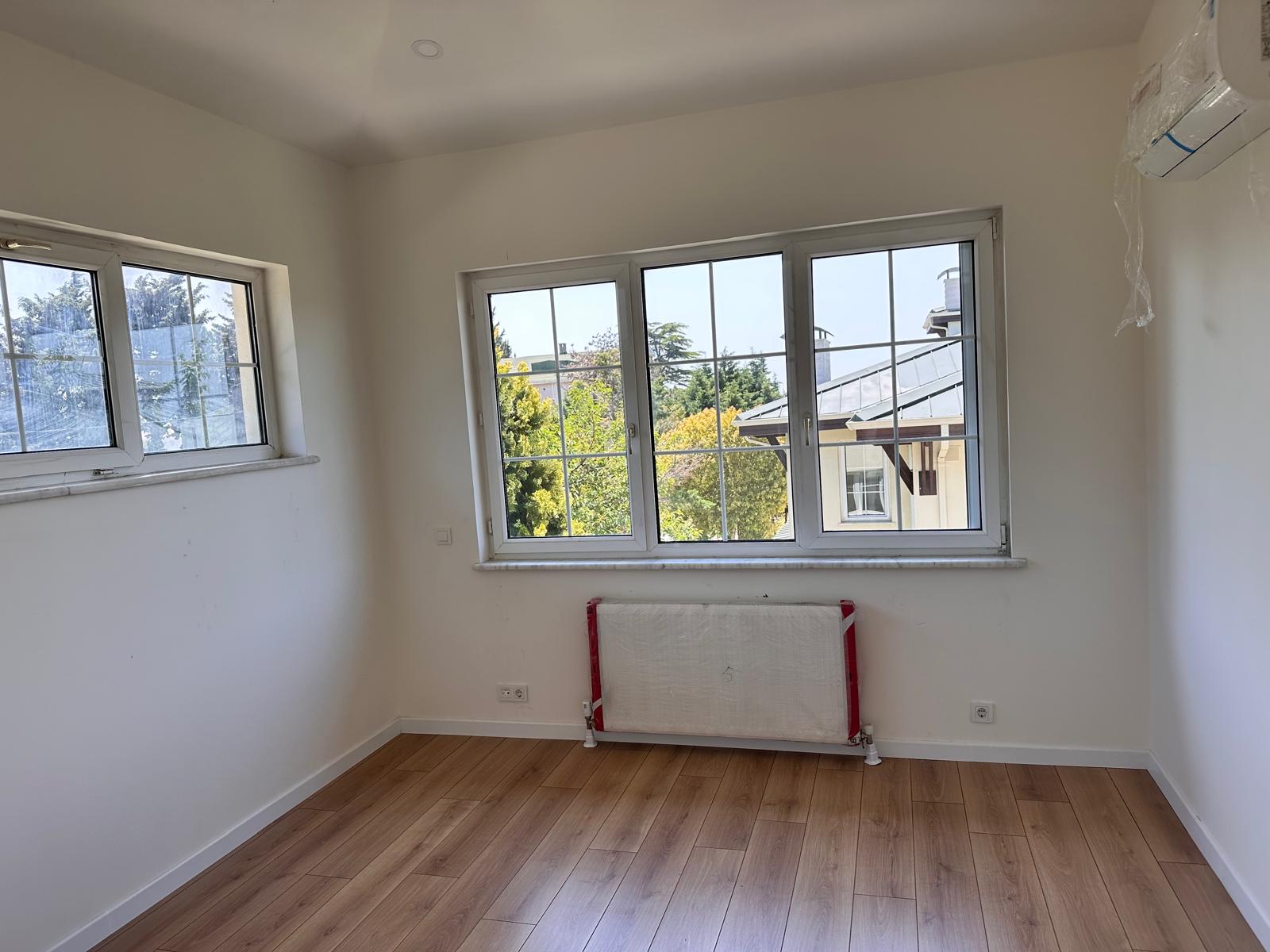 89ef63d9-2b8a-48ef-9994-c8b5a3e4454e