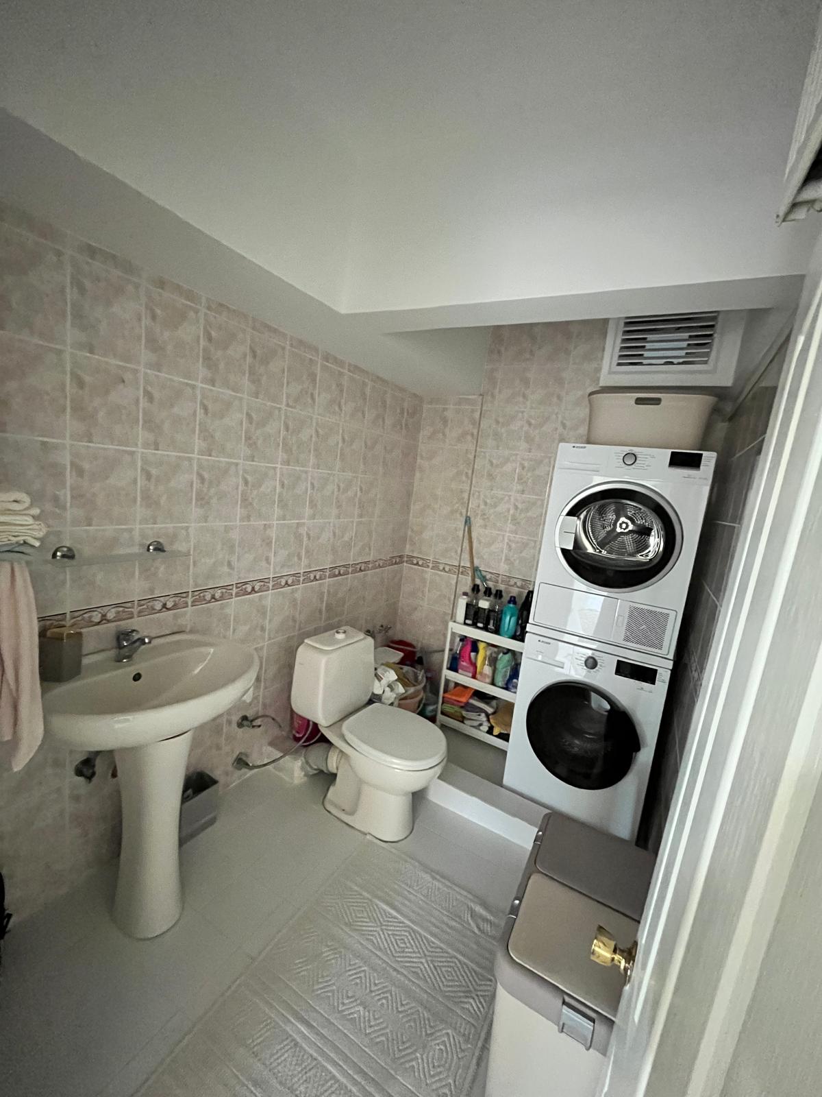 d8cf5142-0fae-499d-a617-3e4f76070b9d