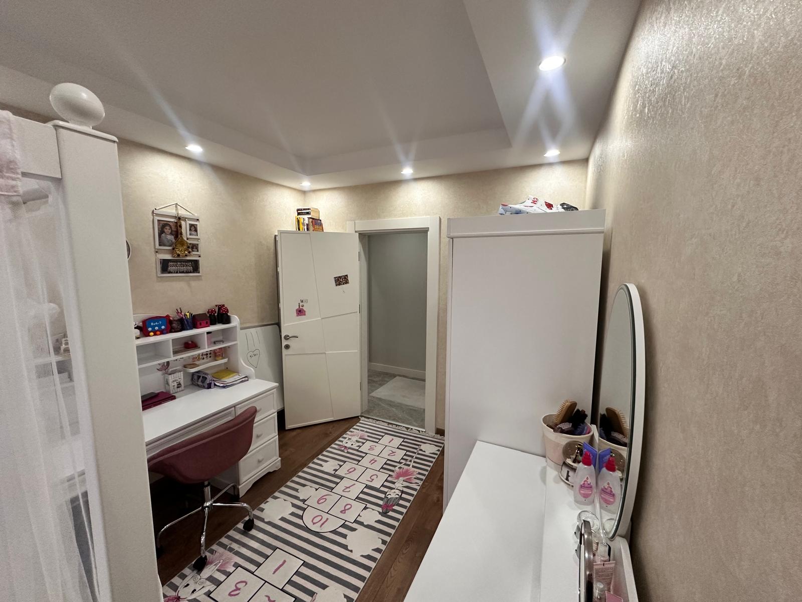 e2249cd3-e9f5-4c7f-bbd5-0b82109cf392